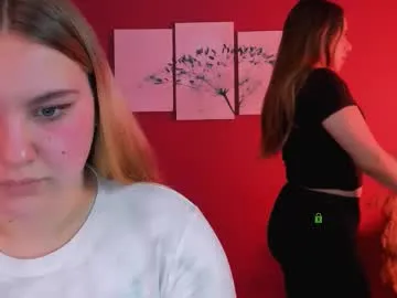 NaughtyInGlasses – webcam model profile photo Image 3