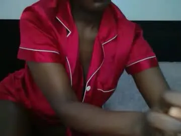 leila_petitee – webcam model profile photo Image 2