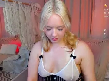 seraphine23 – webcam model profile photo Image 10