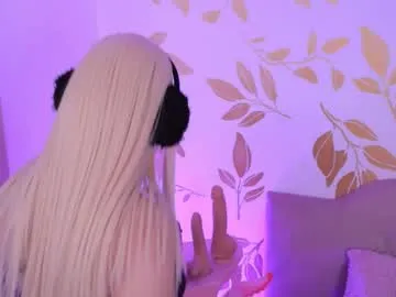 MileySummer – webcam model profile photo Image 10