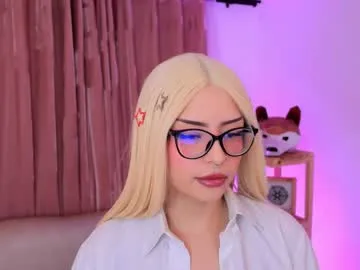 MileySummer – webcam model profile photo Image 3