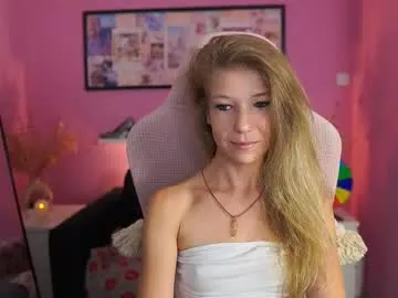 uwuxo – webcam model profile photo Image 17