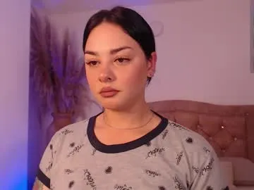 IORio2 – webcam model profile photo Image 12