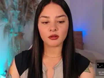 IORio2 – webcam model profile photo Image 2