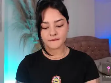 IORio2 – webcam model profile photo Image 3