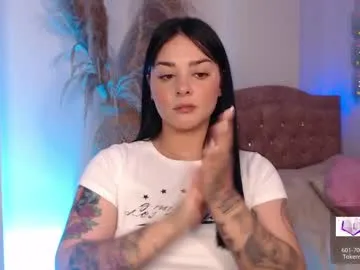 IORio2 – webcam model profile photo Image 6