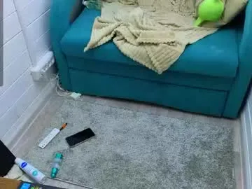 NaughtyInGlasses – webcam model profile photo Image 15