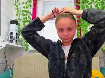 NaughtyInGlasses – webcam model profile photo Image 18