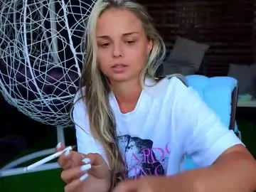 NaughtyInGlasses – webcam model profile photo Image 2