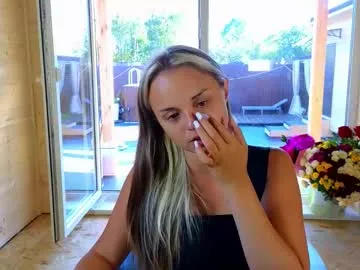 NaughtyInGlasses – webcam model profile photo Image 4