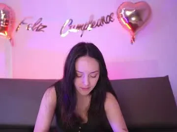 Taanni – webcam model profile photo Image 3