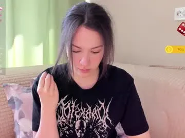 lucretiaburnaugh – webcam model profile photo Image 4