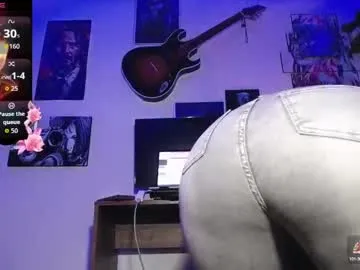 Allla – webcam model profile photo Image 16