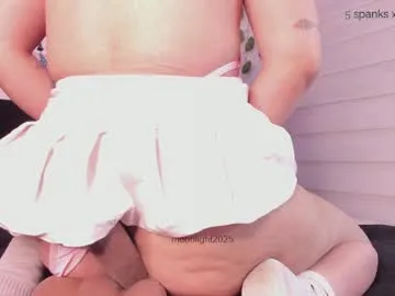 nicole_white_11 – webcam model profile photo Image 15