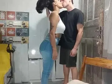 miaandmolly_ – webcam model profile photo Image 1