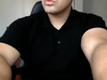 YoungSquad – webcam model profile photo Image 8