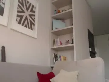 sereneflame – webcam model profile photo Image 5