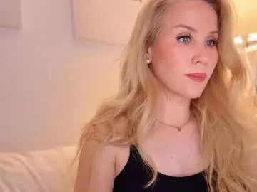 -CatchMe- – webcam model profile photo Image 4