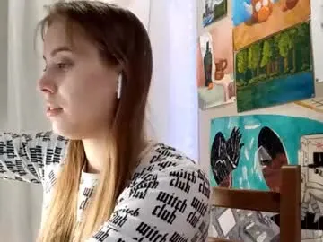 nadinenovosel – webcam model profile photo