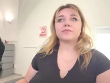 YoungSquad – webcam model profile photo Image 7