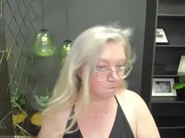 elisonni – webcam model profile photo Image 9