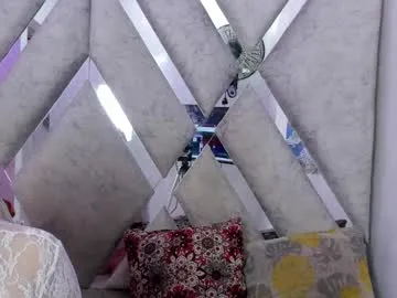 millemimi – webcam model profile photo Image 15