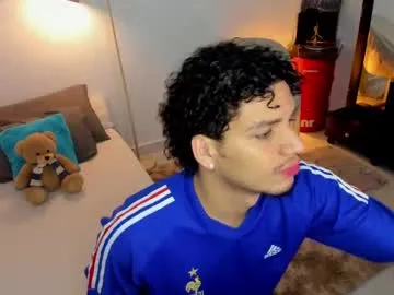 wolfan_sky – webcam model profile photo Image 15