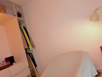 wolfan_sky – webcam model profile photo Image 9