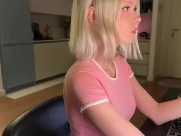 Allla – webcam model profile photo Image 18