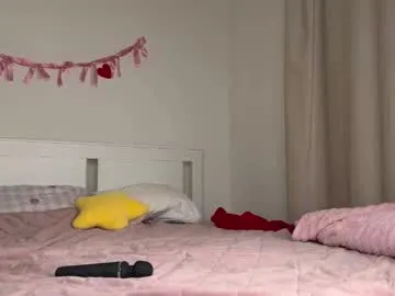 Allla – webcam model profile photo Image 6