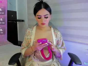 madewithhell – webcam model profile photo Image 19