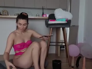 milayah – webcam model profile photo Image 10