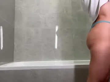 queeneliaa_ – webcam model profile photo Image 8