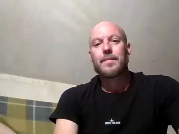 Keep_us_wild – webcam model profile photo Image 13