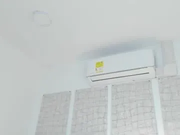 hina_porn – webcam model profile photo Image 15