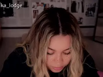 baby_alisson18 – webcam model profile photo Image 1