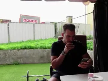 wolfan_sky – webcam model profile photo Image 10