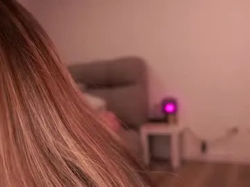 elsaangel – webcam model profile photo Image 12