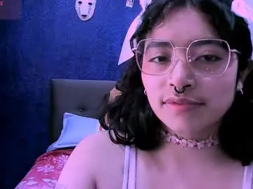 cozymell – webcam model profile photo Image 17