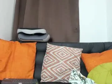 Youlalia – webcam model profile photo Image 17