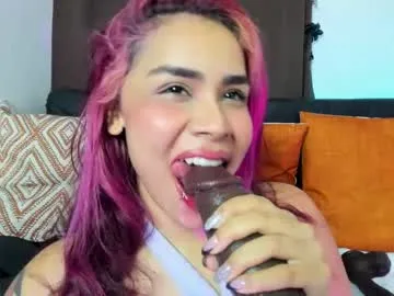 Youlalia – webcam model profile photo Image 9