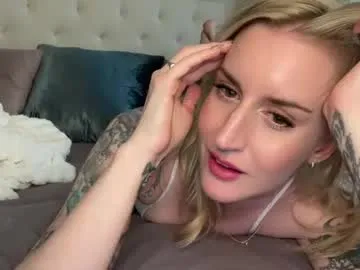 lucretiaburnaugh – webcam model profile photo Image 1