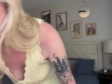 lucretiaburnaugh – webcam model profile photo Image 5