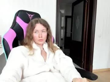 Allla – webcam model profile photo Image 3