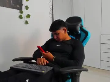 Bikergirl_97 – webcam model profile photo Image 12