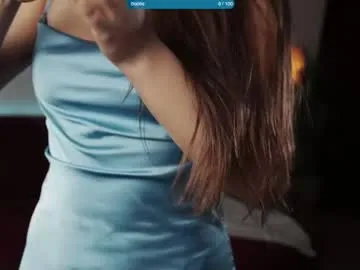 IORio2 – webcam model profile photo Image 3