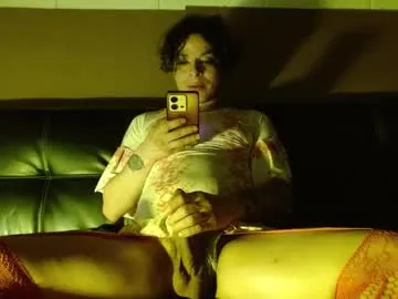 Daddyslut2_0 – webcam model profile photo Image 2