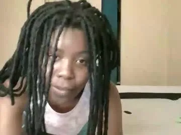 IORio2 – webcam model profile photo Image 4