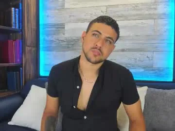 -VikkiL0vesCheese- – webcam model profile photo Image 9