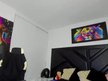 octavarium211 – webcam model profile photo Image 2